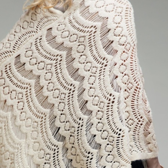 Women's Ruggine Prairie Inspired Knit V-Neck Fringe Poncho Oatmeal One Size - Picture 2 of 2